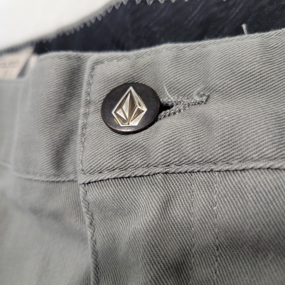 Volcom True To This Flat Front Gray Shorts 38 Euc… - image 3